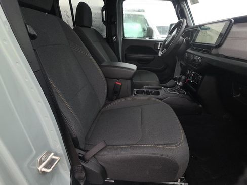 Used 2024 Jeep Wrangler Sport S image 9