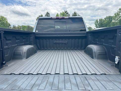 Used 2024 GMC Sierra 1500 AT4 w/ Technology Package AWD/4WD image 19