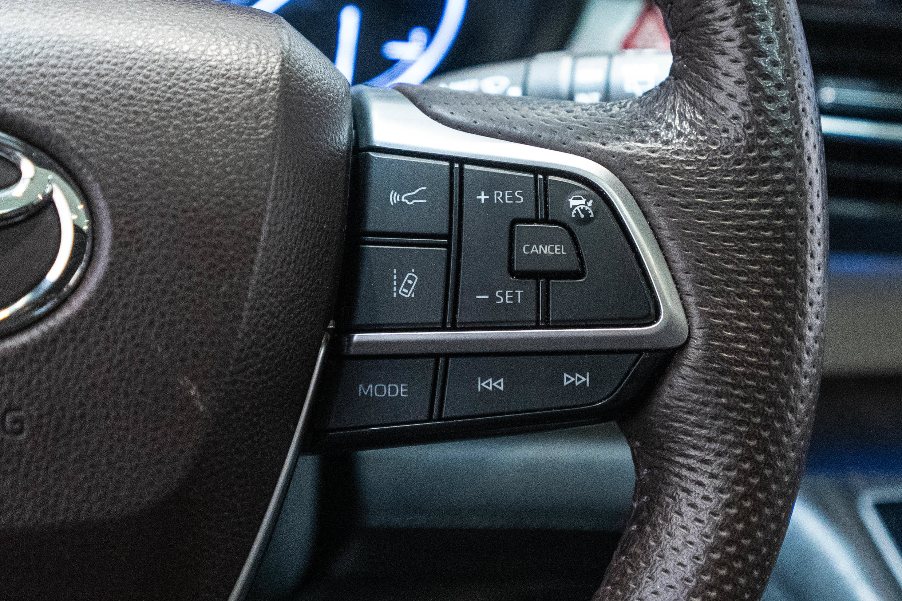 Used 2023 Toyota Sienna Platinum FWD image 19