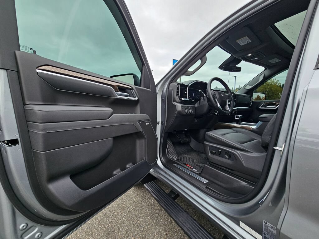Certified 2026 Chevrolet Silverado 1500 RST AWD/4WD image 24