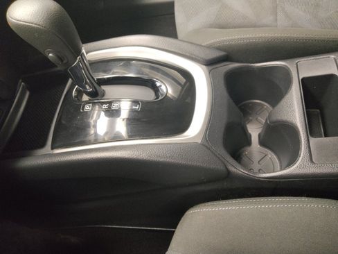 Used 2016 Nissan Rogue SV AWD/4WD image 26