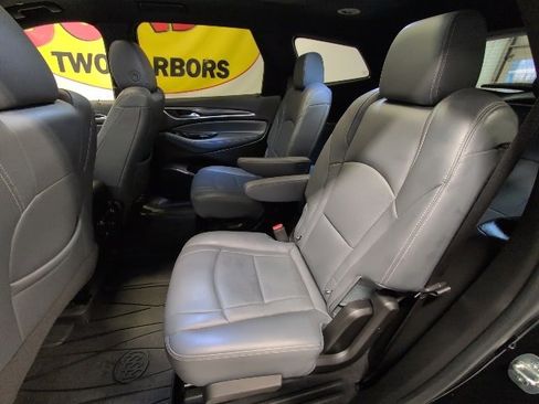 Used 2023 Buick Enclave Essence image 31