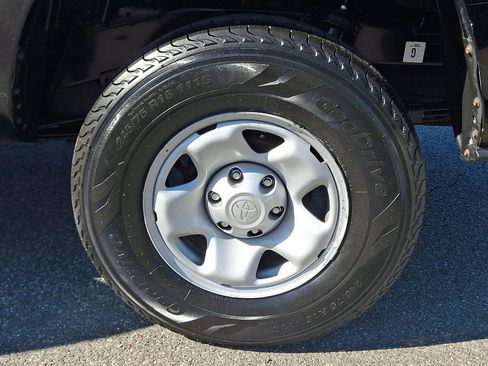 Certified 2023 Toyota Tacoma SR AWD/4WD image 9
