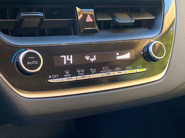 Used 2021 Toyota Corolla LE FWD image 25