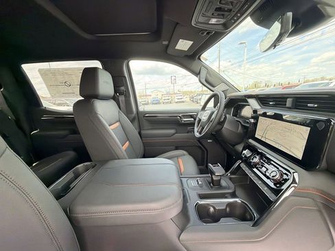 New 2026 GMC Sierra 1500 AT4 w/ Technology Package AWD/4WD image 15