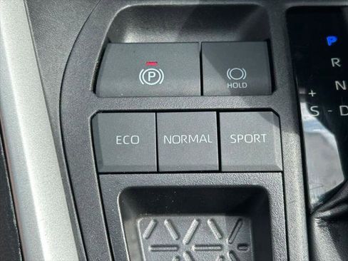 Certified 2025 Toyota RAV4 XLE FWD image 26