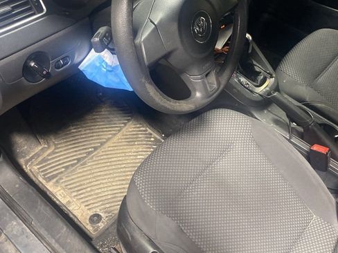 Used 2011 Volkswagen Jetta S image 5