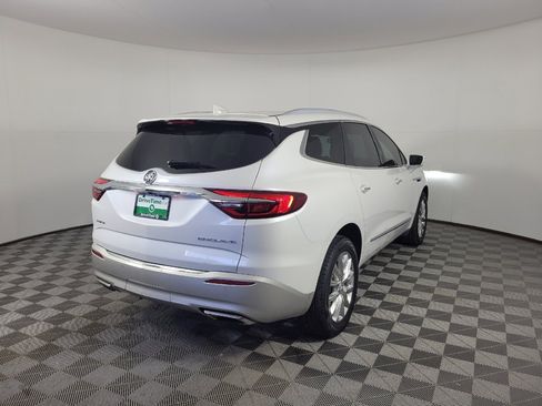 Used 2018 Buick Enclave Premium w/ Experience Buick Package FWD image 9