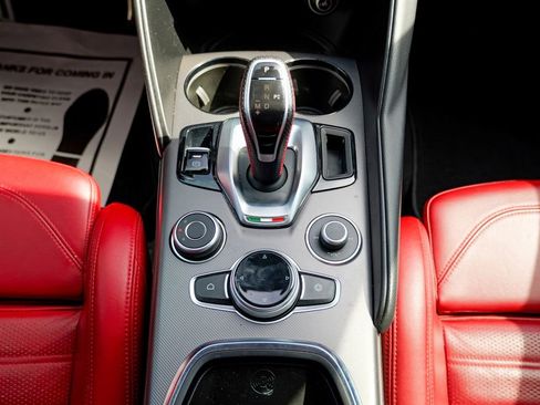 Used 2020 Alfa Romeo Giulia Ti Sport w/ Quick Order Package 22S Sport AWD/4WD image 39