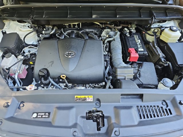 Used 2021 Toyota Highlander L AWD/4WD image 7