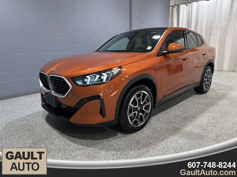 Certified 2025 BMW X2 xDrive28i w/ Premium Package image 4