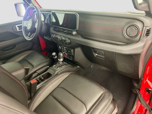 Used 2026 Jeep Wrangler Unlimited Rubicon AWD/4WD image 15