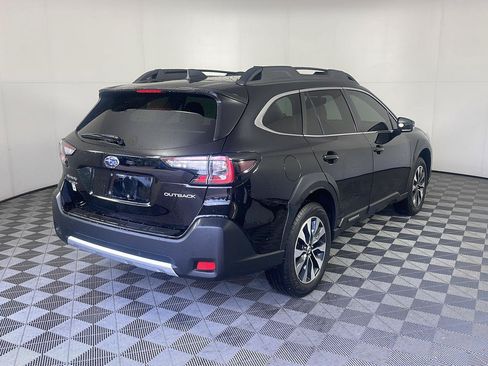 Used 2025 Subaru Outback Limited AWD/4WD image 7