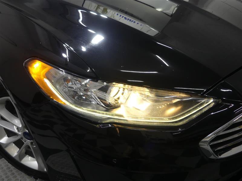 Used 2019 Ford Fusion SE FWD image 14
