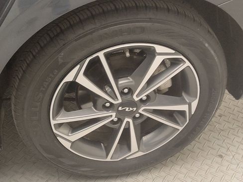 Used 2023 Kia Forte LXS image 31