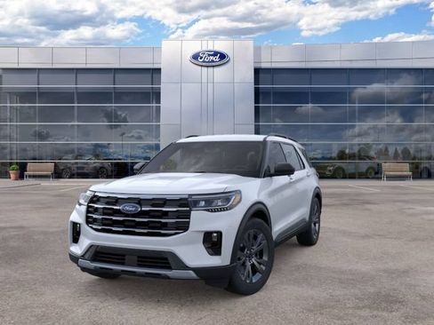 New 2026 Ford Explorer Active w/ Active Comfort Package AWD/4WD image 2