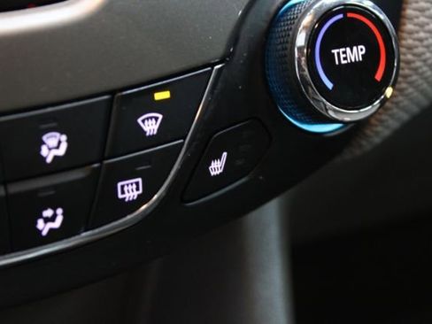 Used 2018 Chevrolet Cruze LT w/ Convenience Package FWD image 17