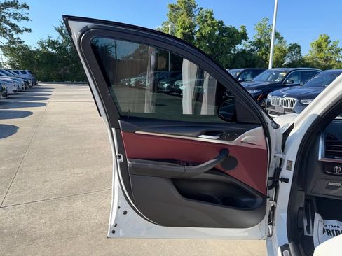 Used 2022 BMW X3 sDrive30i w/ M Sport Package RWD image 11