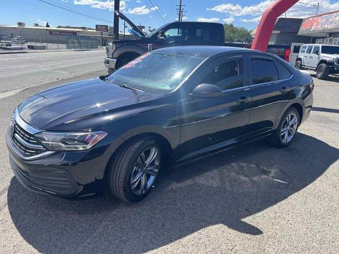 Used 2022 Volkswagen Jetta SE FWD image 3