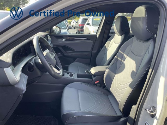 Certified 2026 Volkswagen Tiguan SE R-Line FWD image 17