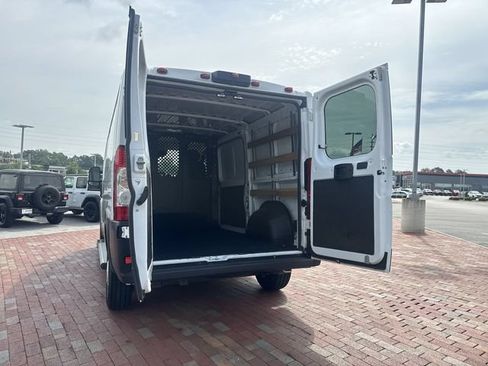 Used 2025 RAM ProMaster 2500 FWD image 27