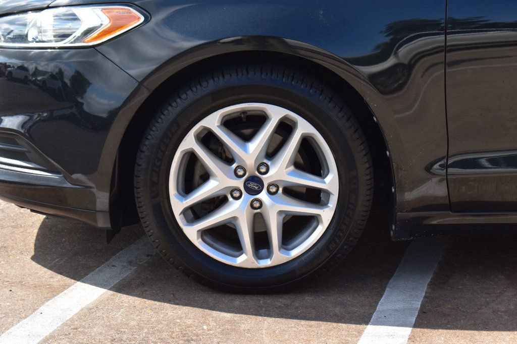 Used 2013 Ford Fusion SE FWD image 8