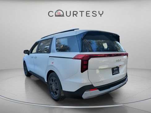 New 2026 Kia Carnival EX FWD image 3