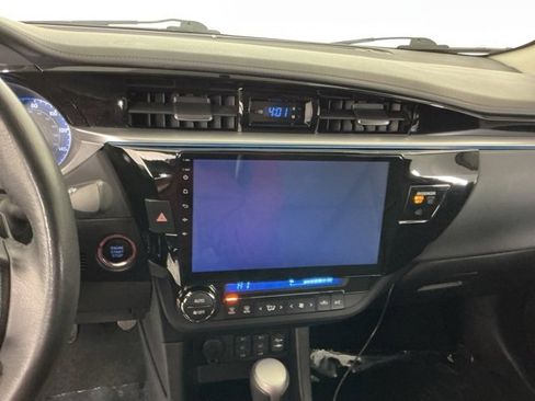 Used 2014 Toyota Corolla S Premium image 18