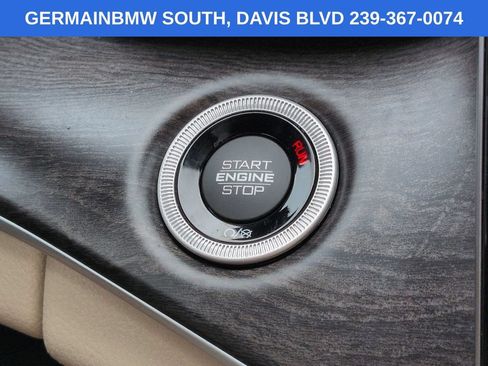 Used 2023 Jeep Grand Cherokee Limited w/ Black Appearance Package AWD/4WD image 31