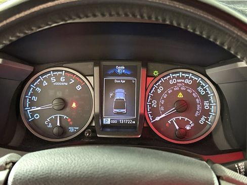 Used 2017 Toyota Tacoma TRD Sport AWD/4WD image 15