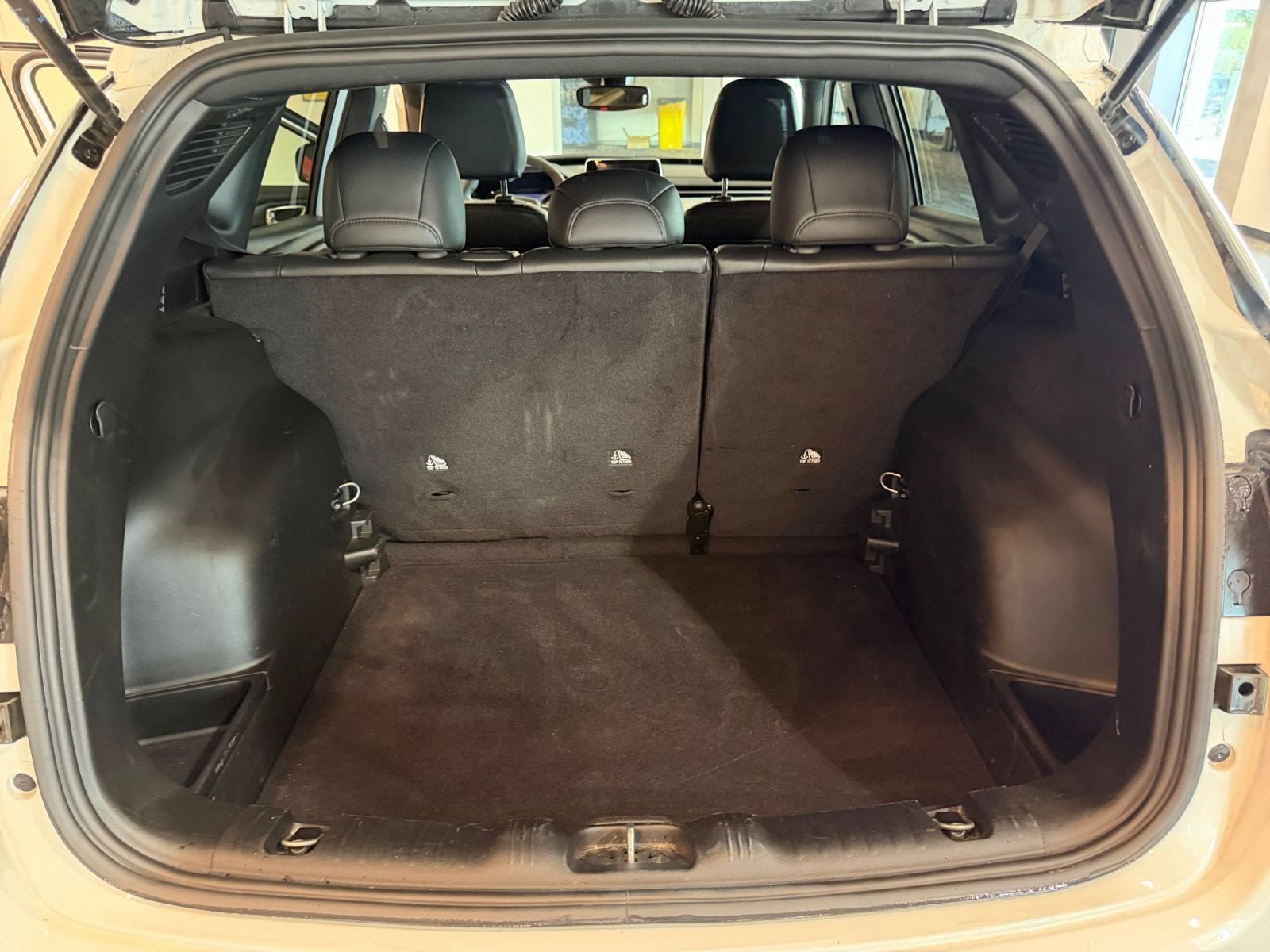 Used 2025 Jeep Compass Latitude AWD/4WD image 29