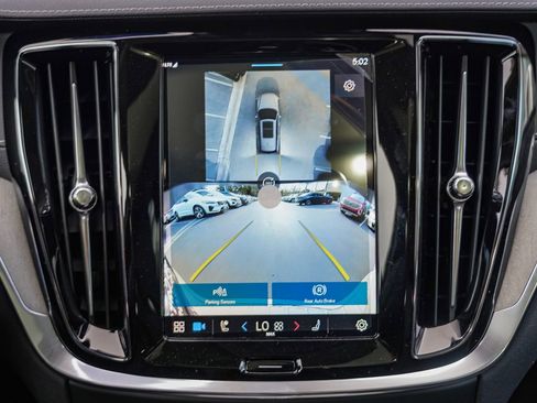 New 2025 Volvo V60 B5 Cross Country Ultra w/ Protection Package Premier image 28