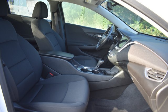Certified 2020 Chevrolet Malibu RS w/ LPO, Convenience Package 1 FWD image 14