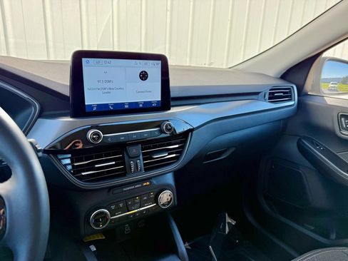 Certified 2025 Ford Escape Active w/ Cold Weather Package image 19