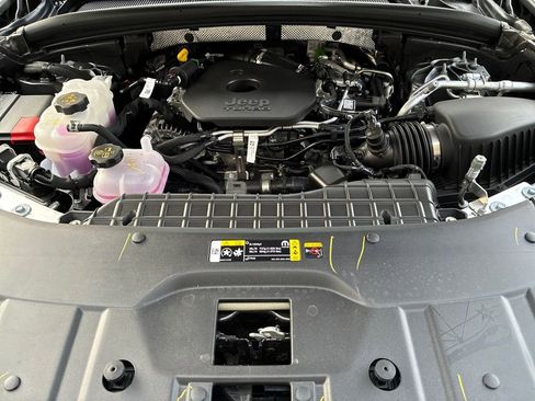 New 2026 Jeep Grand Cherokee Altitude AWD/4WD image 22