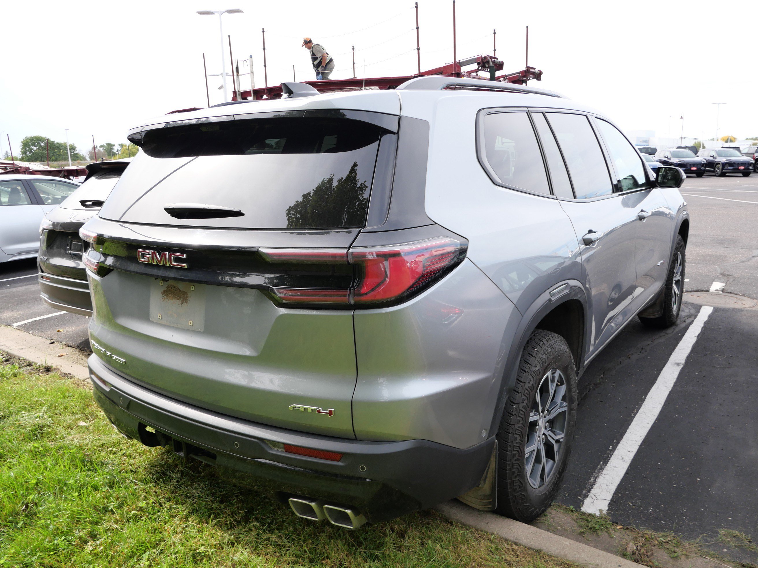 Used 2025 GMC Acadia AT4 w/ Super Cruise Package AWD/4WD image 5