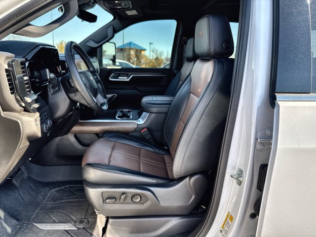 Used 2025 Chevrolet Silverado 3500 High Country w/ High Country Premium Package AWD/4WD image 11