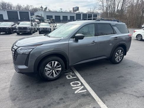 New 2026 Nissan Pathfinder SL FWD image 2