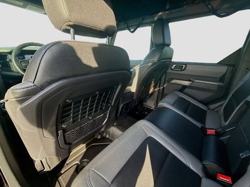 Used 2022 Ford Bronco Black Diamond image 21