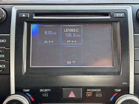 Used 2012 Toyota Camry XLE FWD image 21
