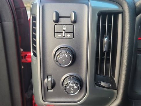 Used 2018 Chevrolet Silverado 1500 LT w/ All Star Edition image 13