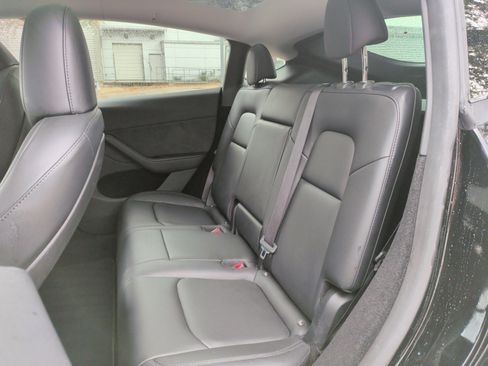 Used 2023 Tesla Model Y Long Range image 33