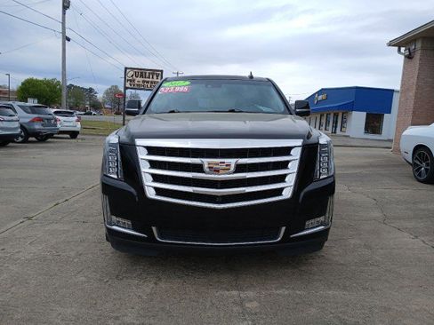 Used 2017 Cadillac Escalade Premium Luxury image 7