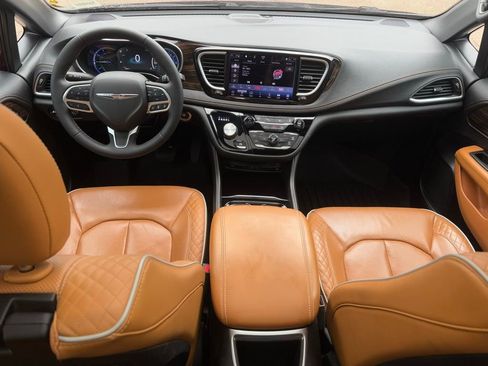 Used 2022 Chrysler Pacifica Pinnacle image 10