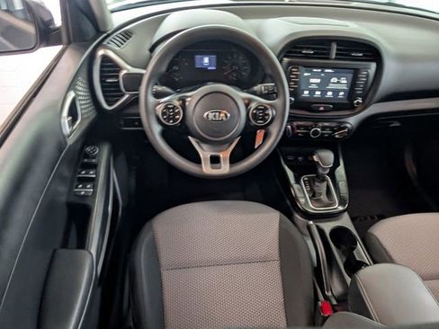 Used 2021 Kia Soul LX image 8