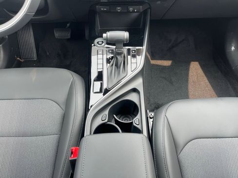 New 2025 Kia Niro EX image 31