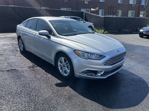 Used 2018 Ford Fusion SE w/ Fusion SE Technology Package image 21