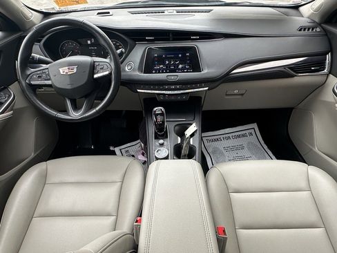 Certified 2023 Cadillac XT4 Luxury w/ Cold Weather Package image 10