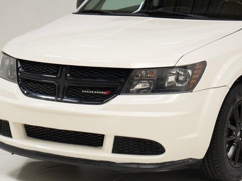 Used 2020 Dodge Journey SE w/ SE Popular Equipment Group image 10