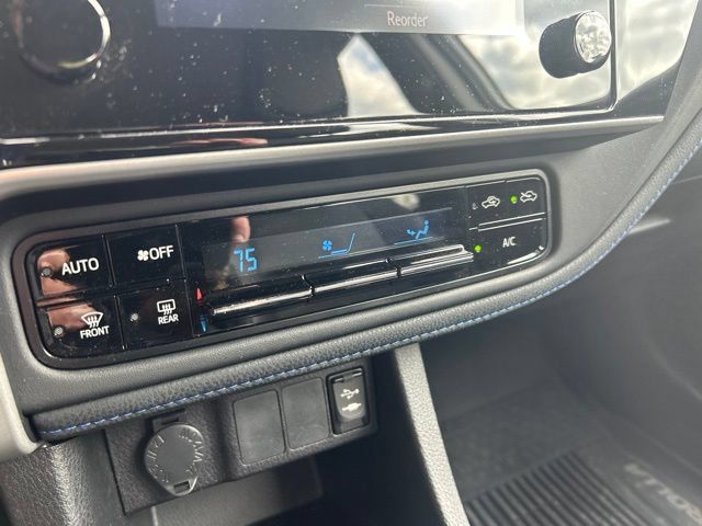 Used 2019 Toyota Corolla SE FWD image 21